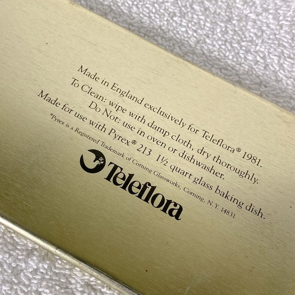 Vintage 80’s Teleflora Metal Serving Stand/Holder W 
Pyrex 1.5q Glass Loaf Pan - Picture 5 of 16